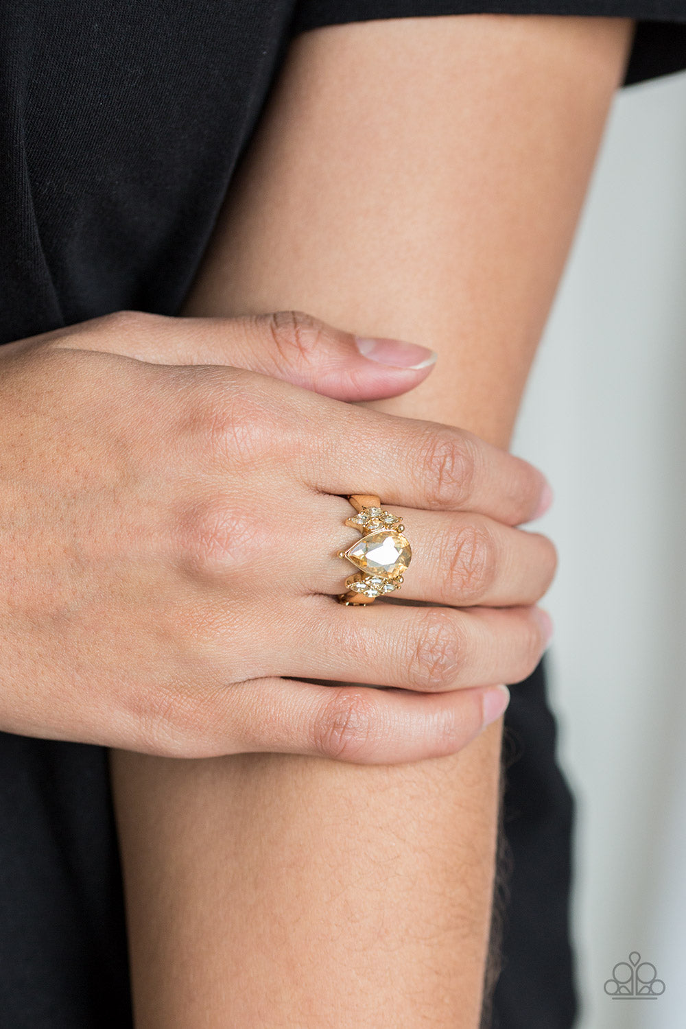 Paparazzi- Yas Queen - Gold Ring