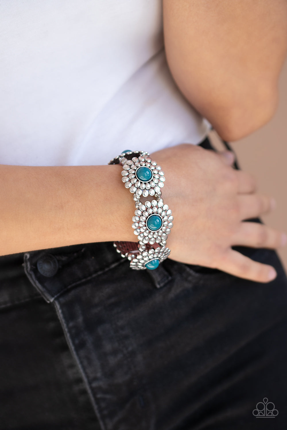 Paparazzi - Bountiful Blossoms - Blue Bracelet
