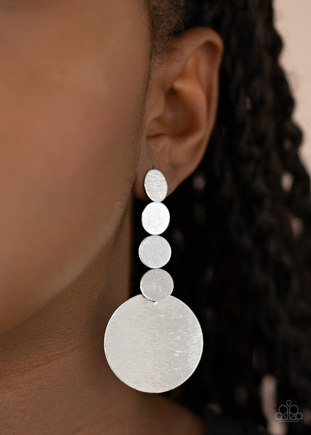 Paparazzi - Idolized Illumination - Silver Earrings