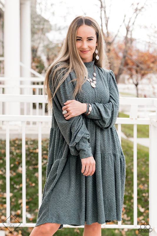 Paparazzi - Glimpses of Malibu - Complete Trend Blend Fashion Fix Set - January 2021