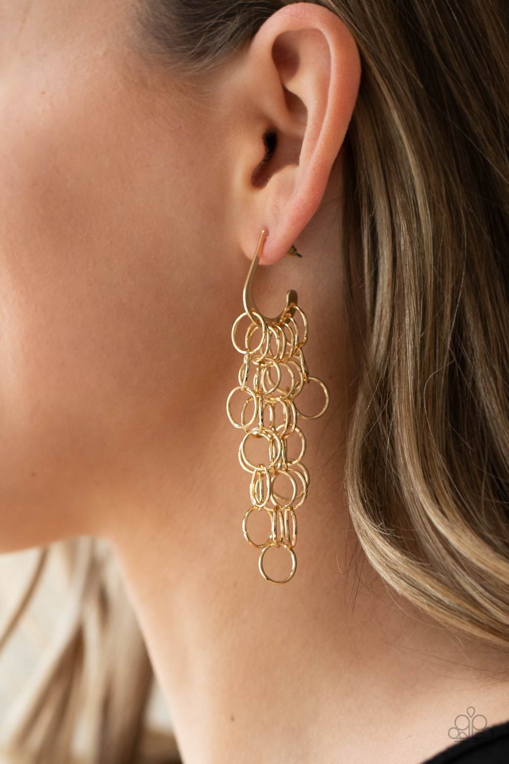 Paparazzi - Long Live The Rebels - Gold Earrings
