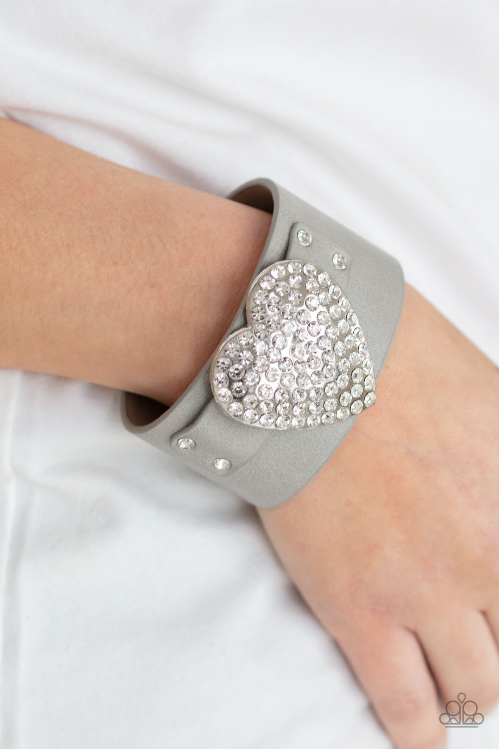 Paparazzi - Flauntable Flirt - Silver Bracelet