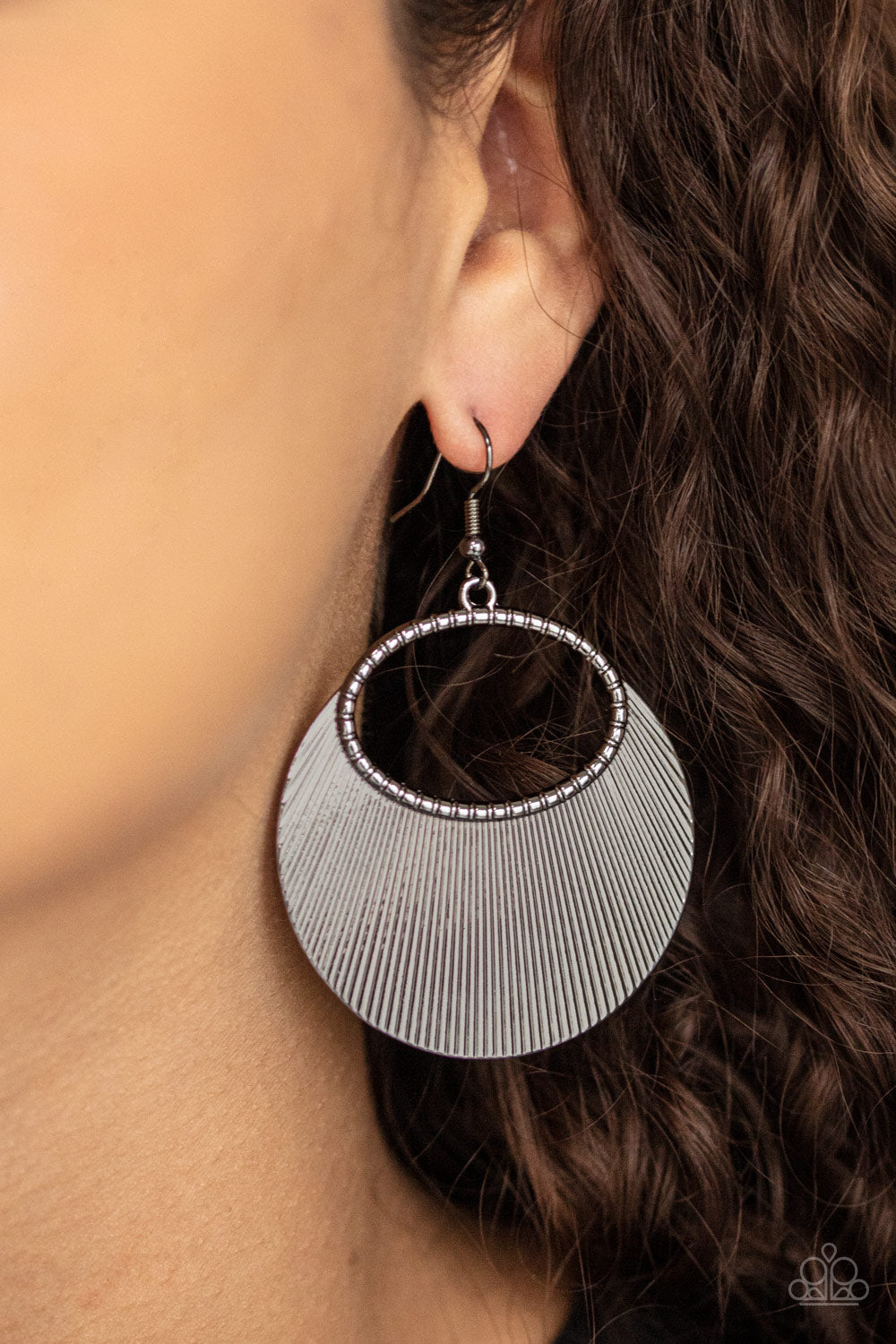 Paparazzi - Fan Girl Glam - Black Earrings