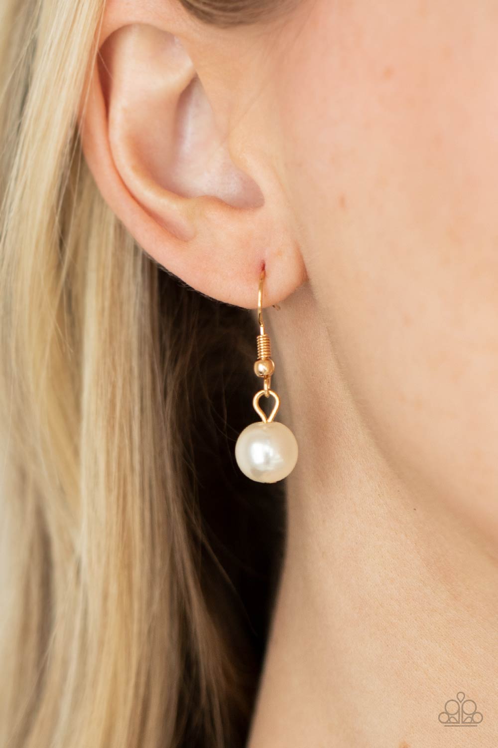 Paparazzi - Powerhouse Perfection - Gold Pearl Necklace