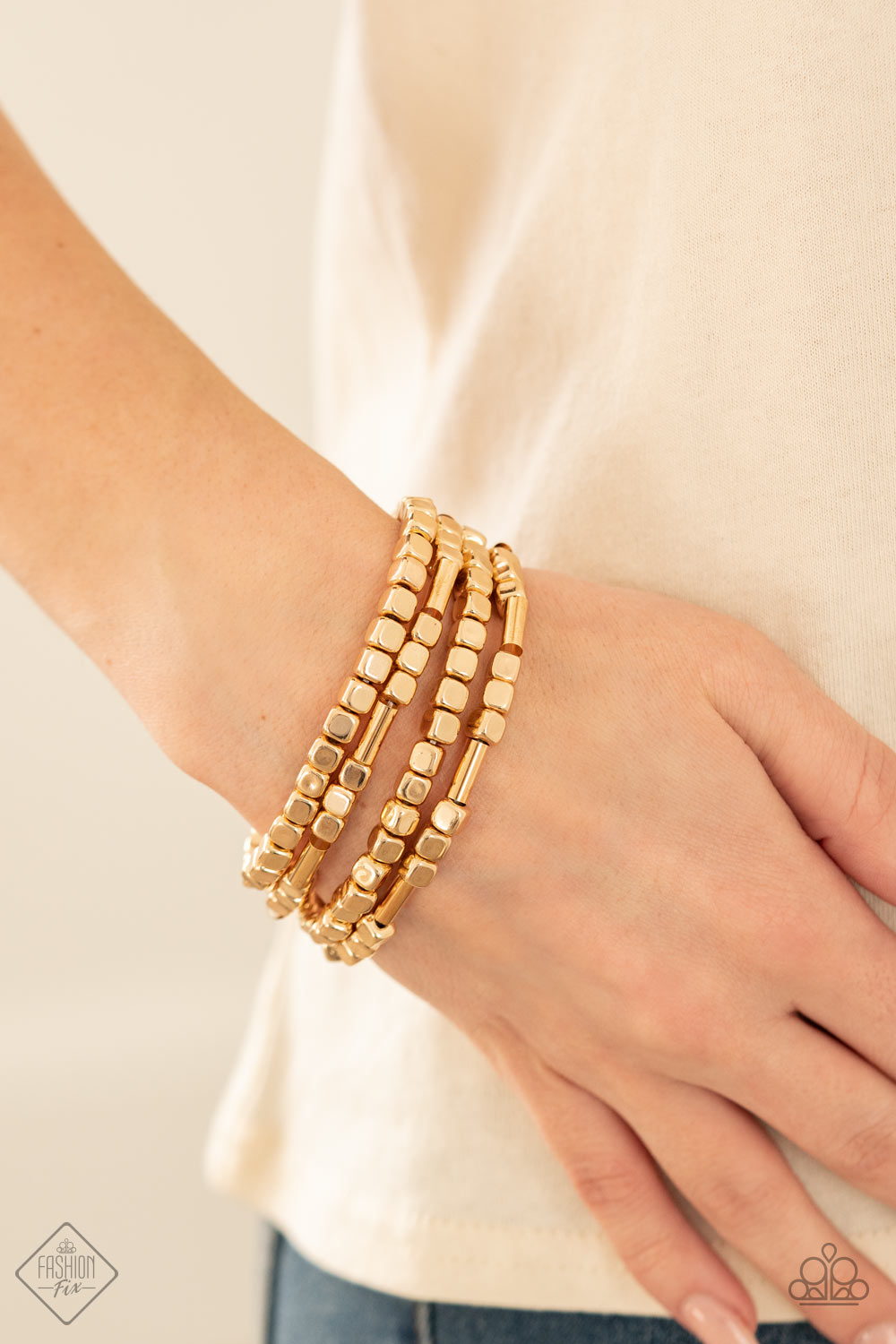 Paparazzi- Metro Materials - Gold Bracelet