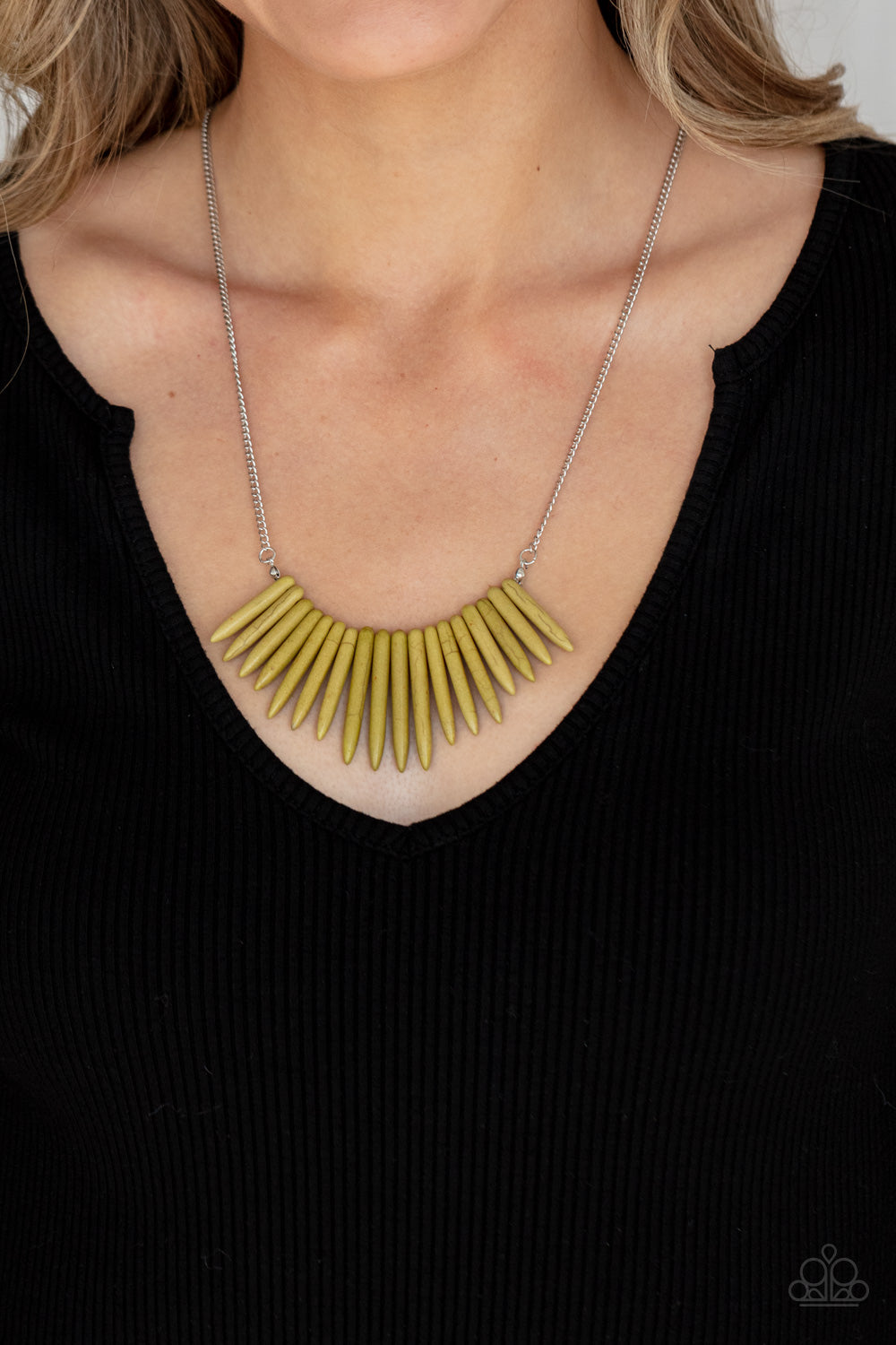 Paparazzi- Exotic Edge - Green Necklace