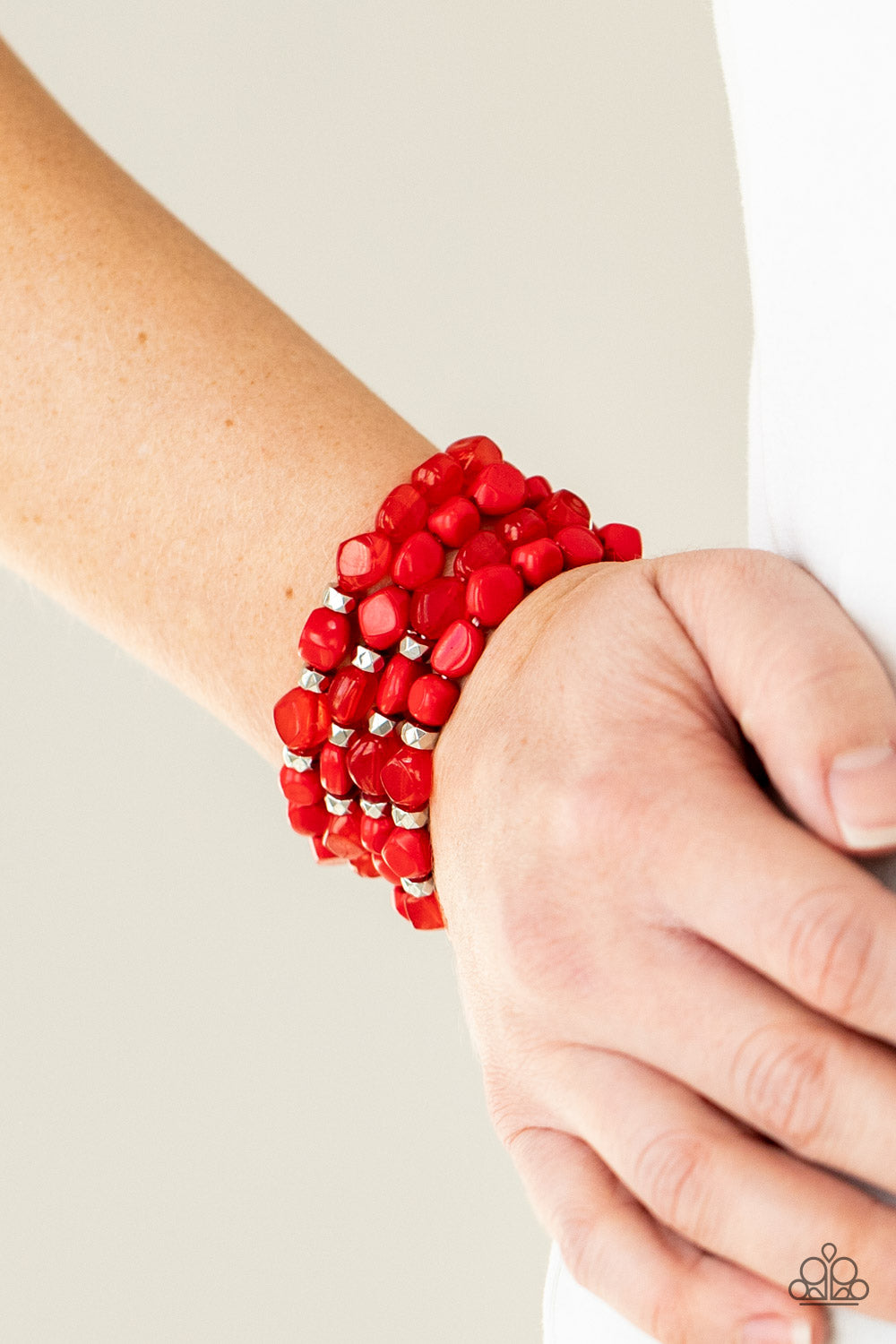 Paparazzi - Nice GLOWING! - Red Bracelet
