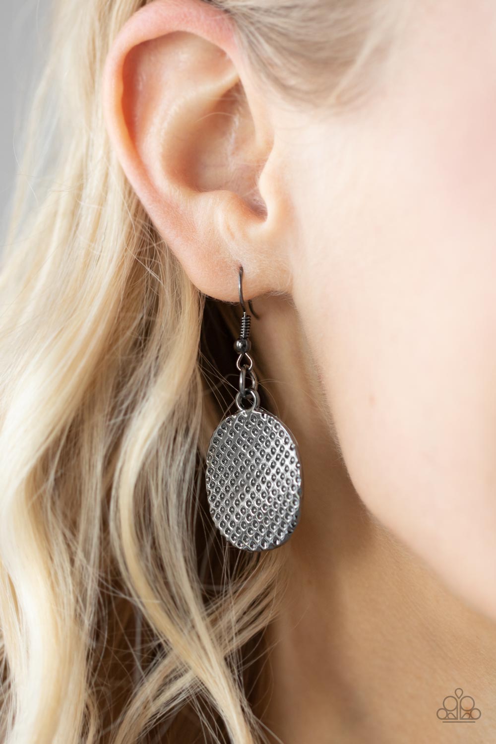 Paparazzi - Industrial Wave - Black Necklace