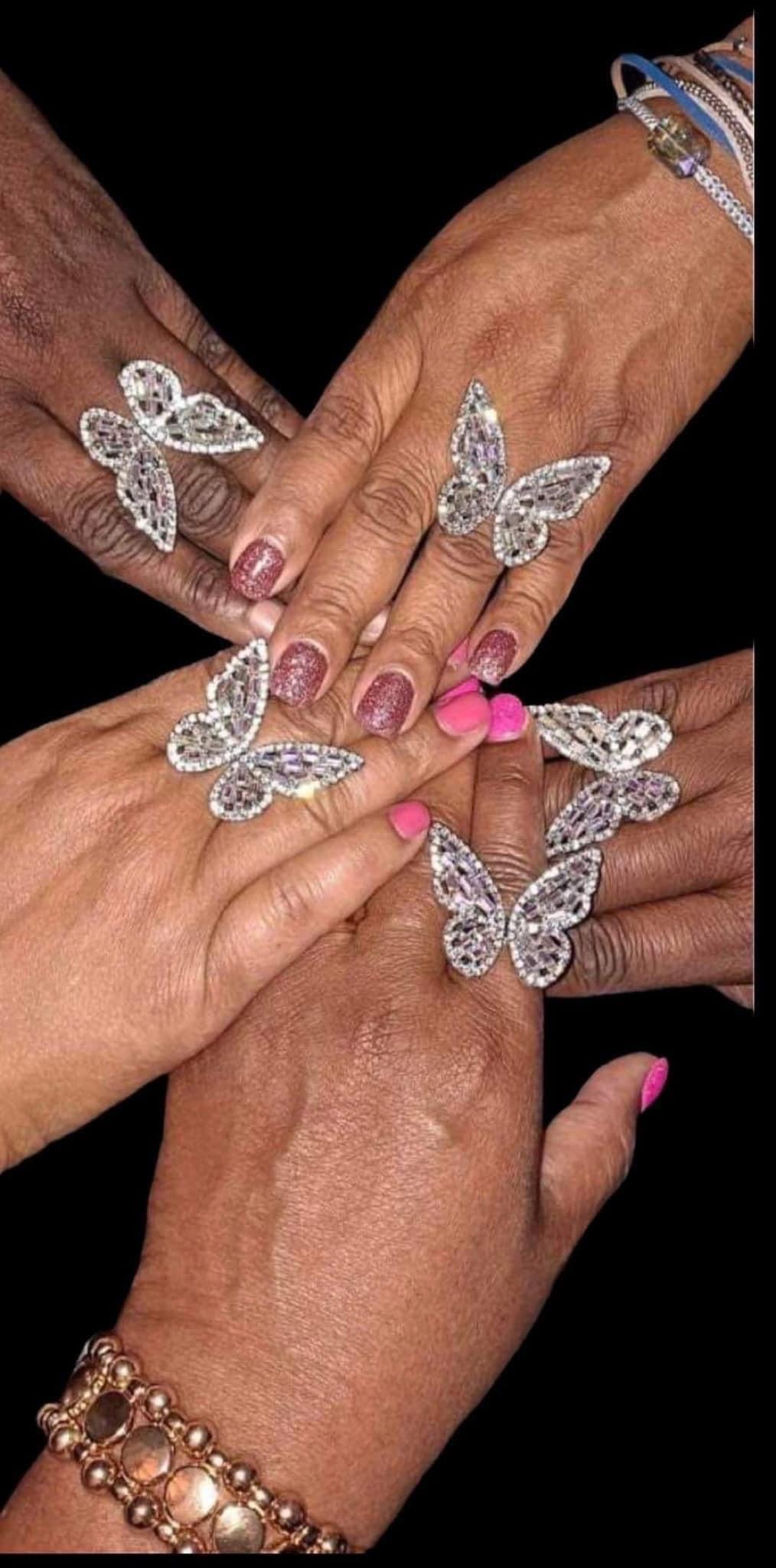 Paparazzi - Flauntable Flutter Multi Butterfly Ring