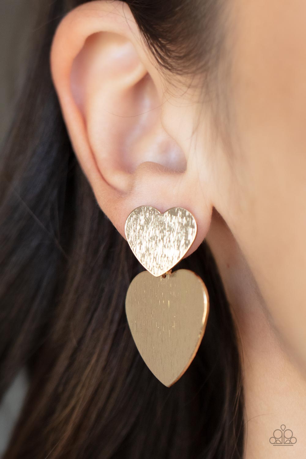 Paparazzi - Heart-Racing Refinement - Gold Post Earrings