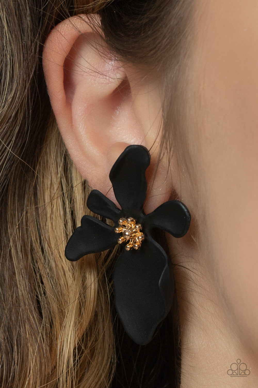 Paparazzi - Hawaiian Heiress - Black Post Earrings