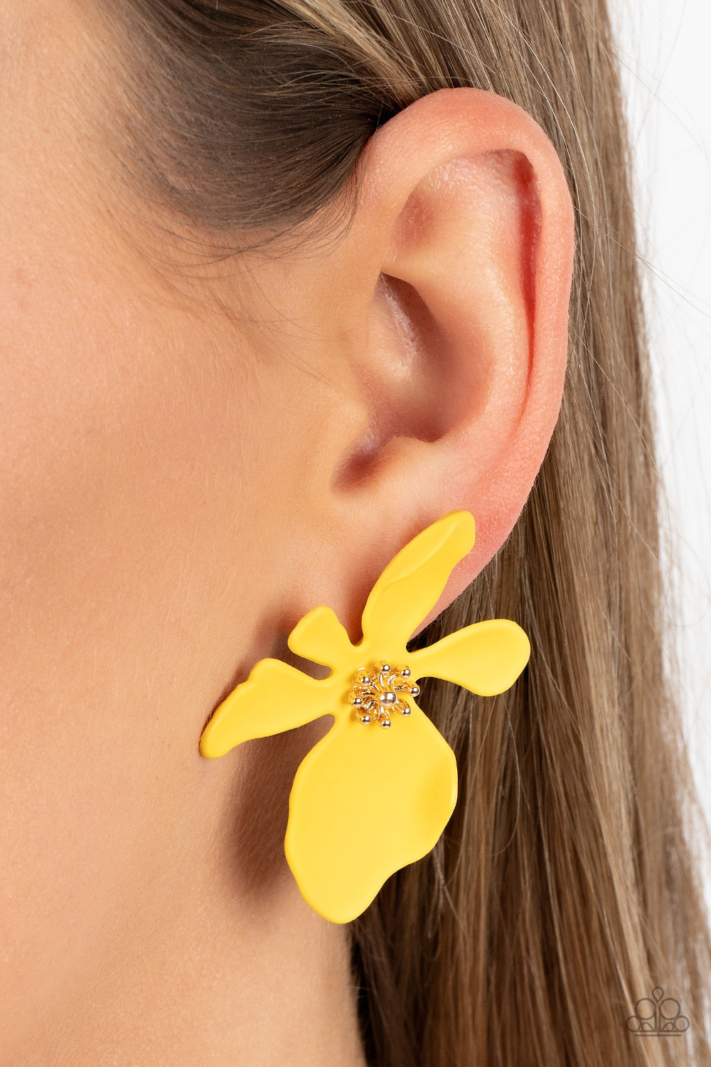 Paparazzi - Hawaiian Heiress - Yellow Post Earrings