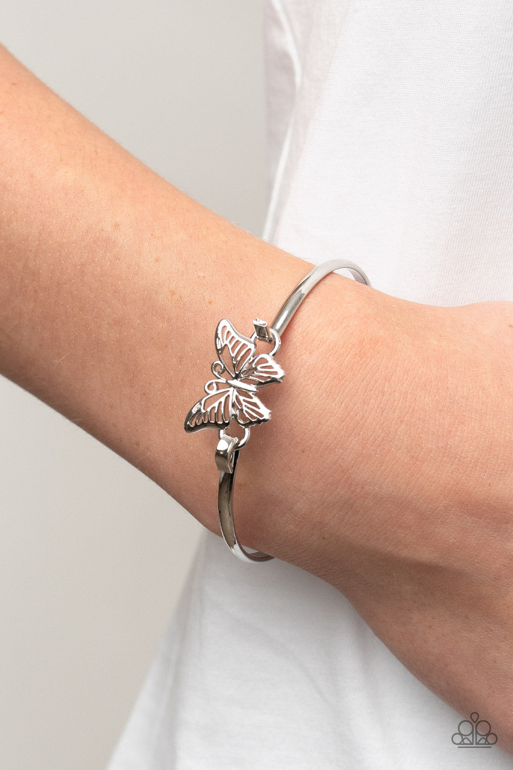 Paparazzi - Did I FLUTTER? - Silver Bracelet