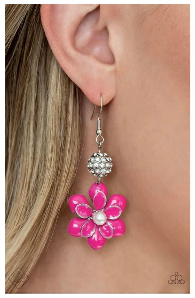 Paparazzi - Glimpses of Malibu - Complete Trend Blend Fashion Fix Set