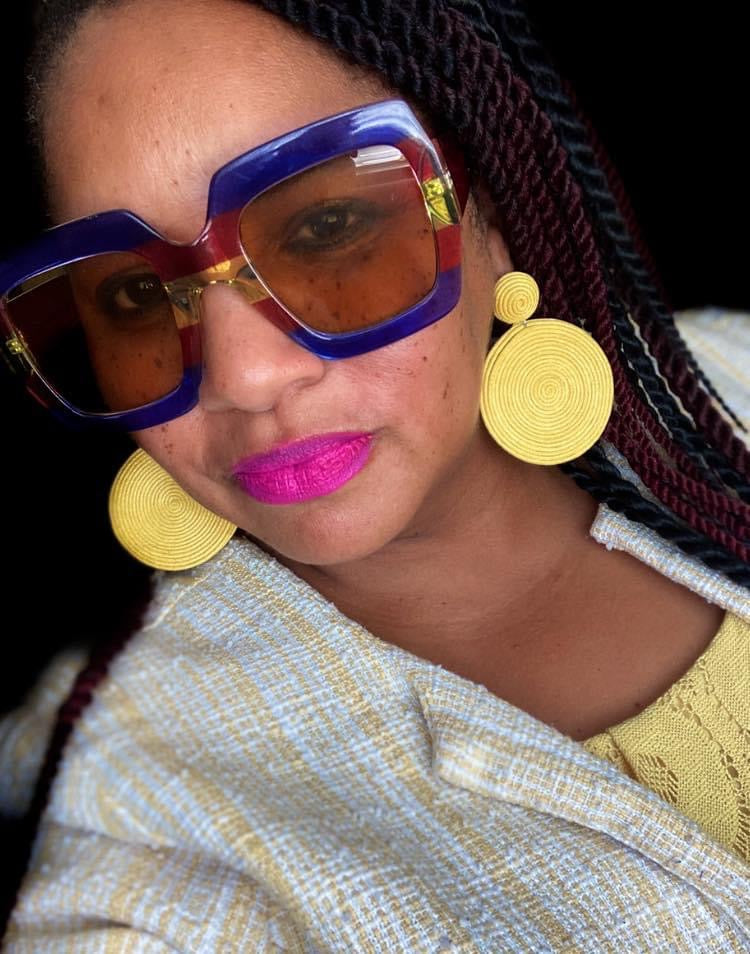 Paparazzi - Circulate The Room - Yellow Earrings