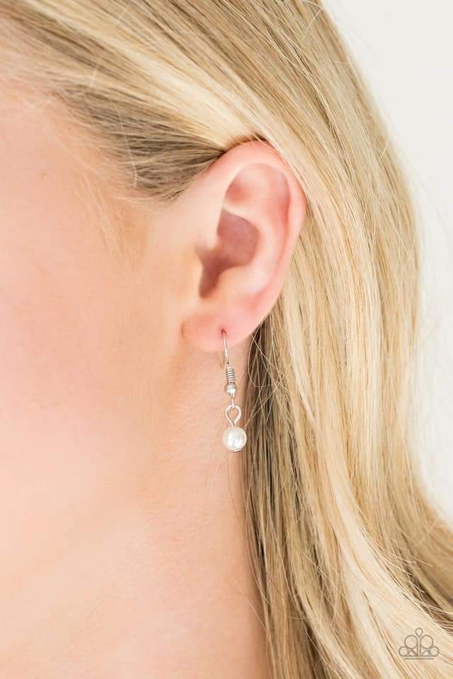 Paparazzi - Be Fancy White Necklace