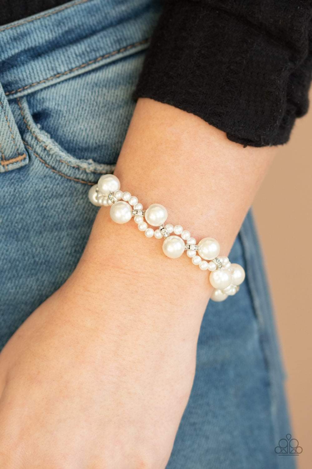 Paparazzi - Utmost Uptown White Pearl Bracelet