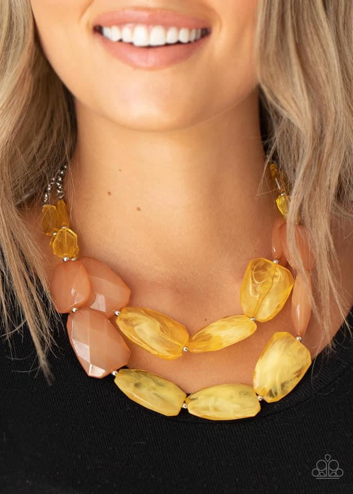 Paparazzi - Gives Me Chills - Yellow Necklace