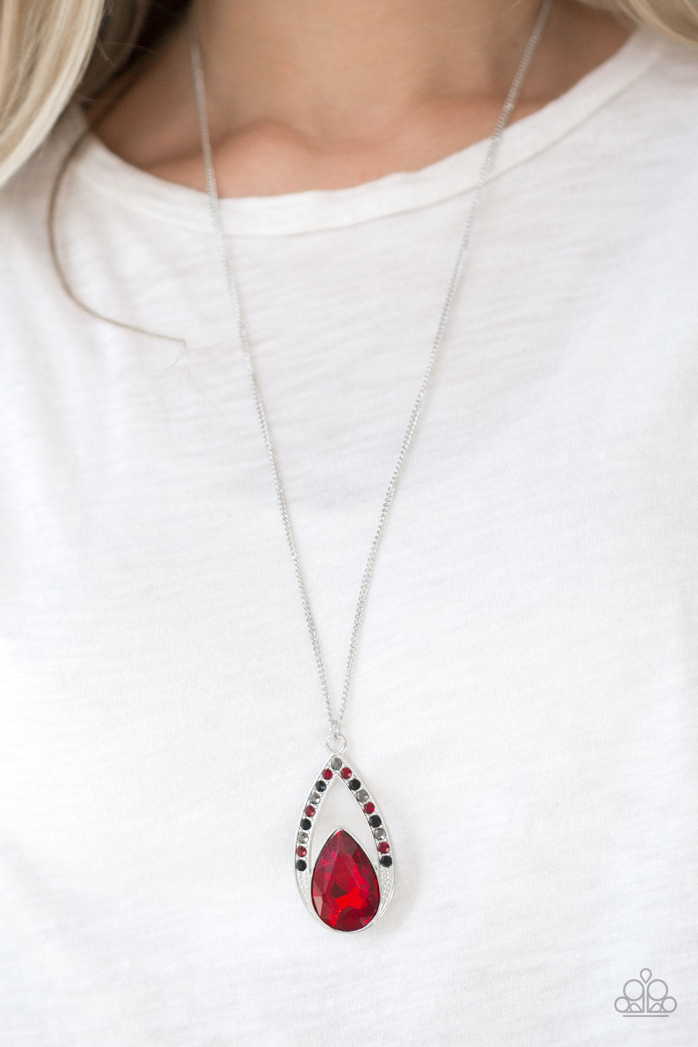 Paparazzi - Notorious Noble - Multi Necklace