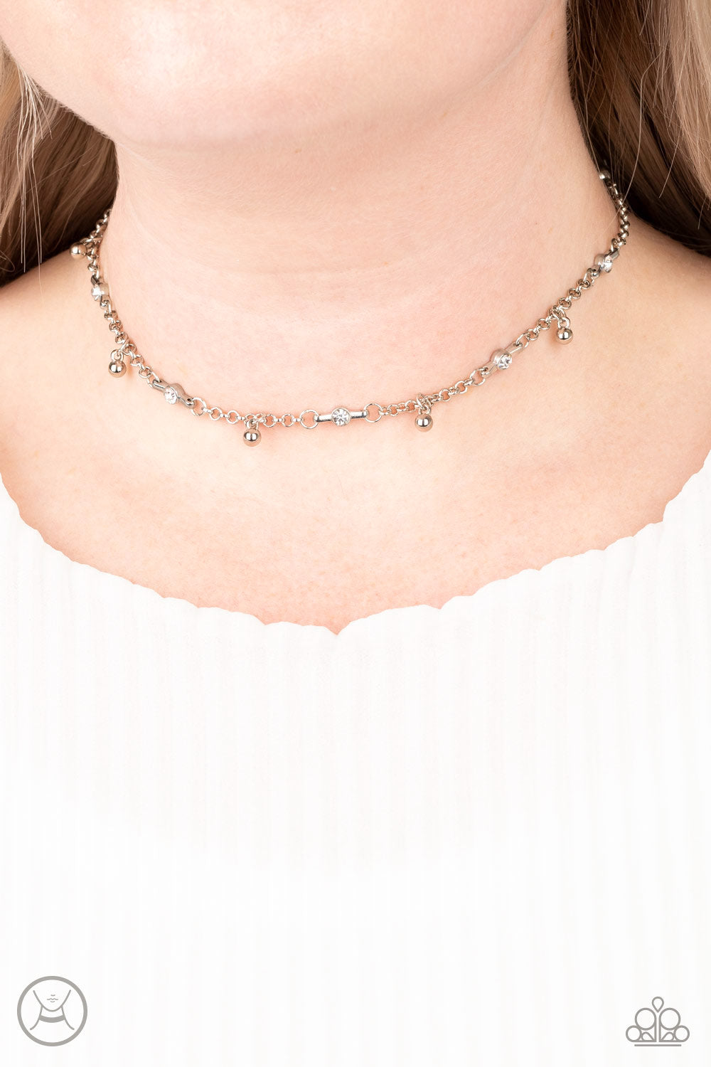 Paparazzi - What A Stunner - White Choker