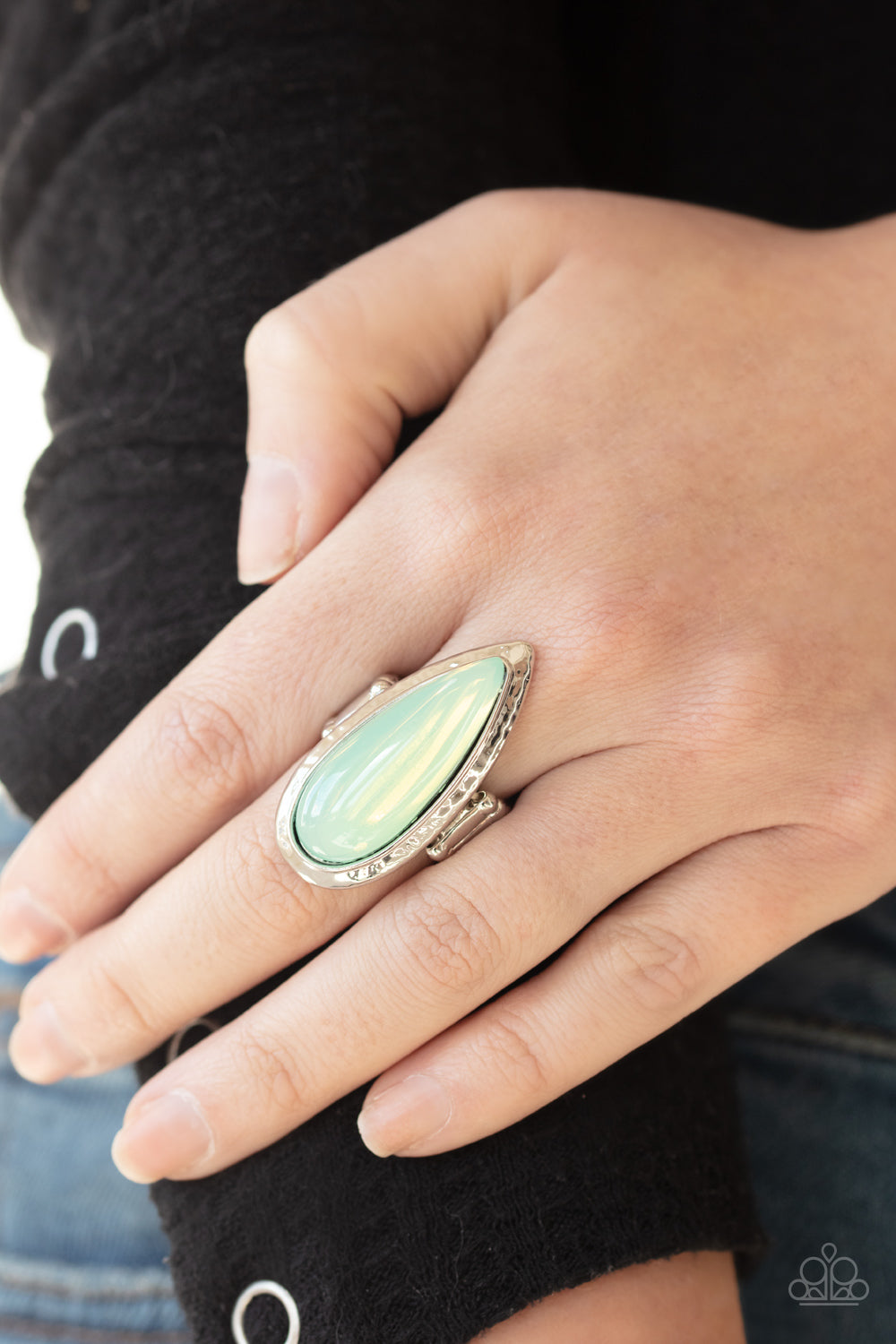 Paparazzi - Opal Oasis - Green Ring