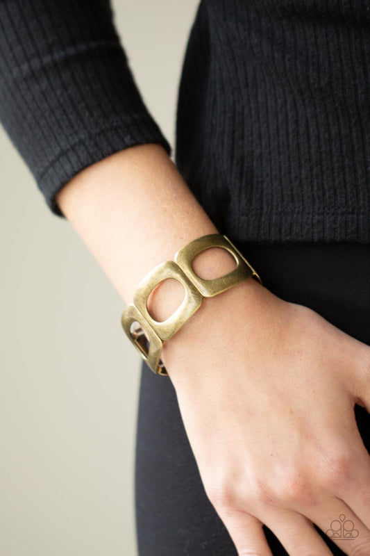 Paparazzi- In OVAL Your Head Brass Bracelet
