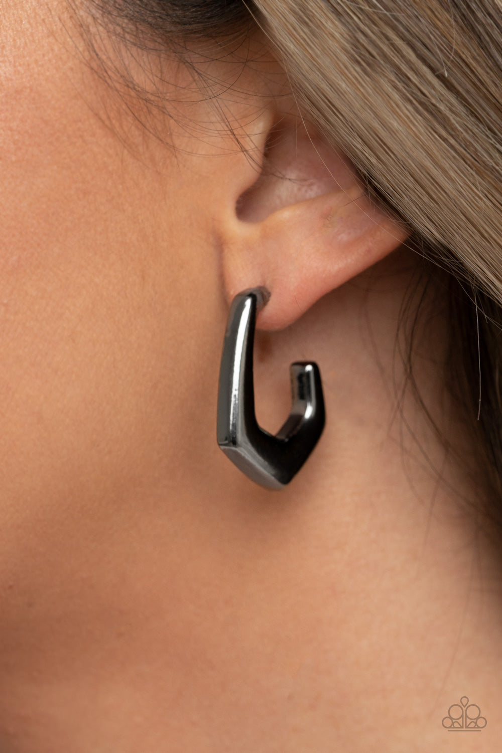 Paparazzi - On The Hook - Black Earrings