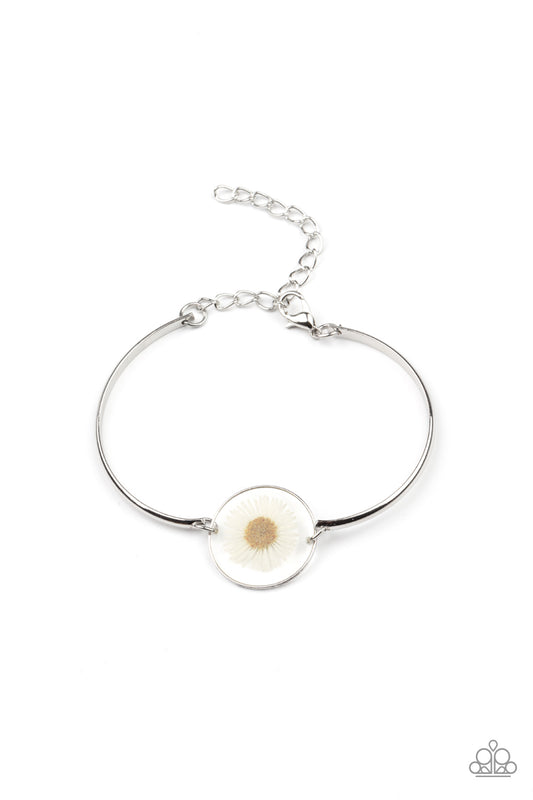 Paparazzi - Cottage Season - White Bracelet