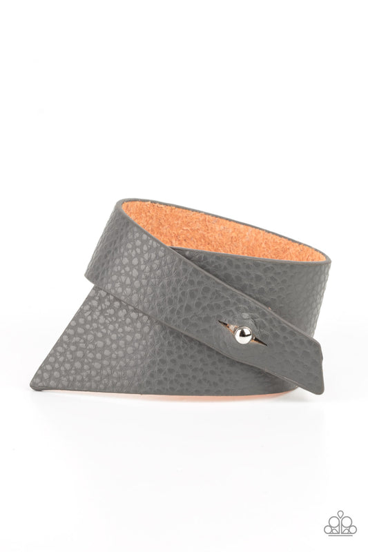 Paparazzi - PIECE Offering - Silver Bracelet