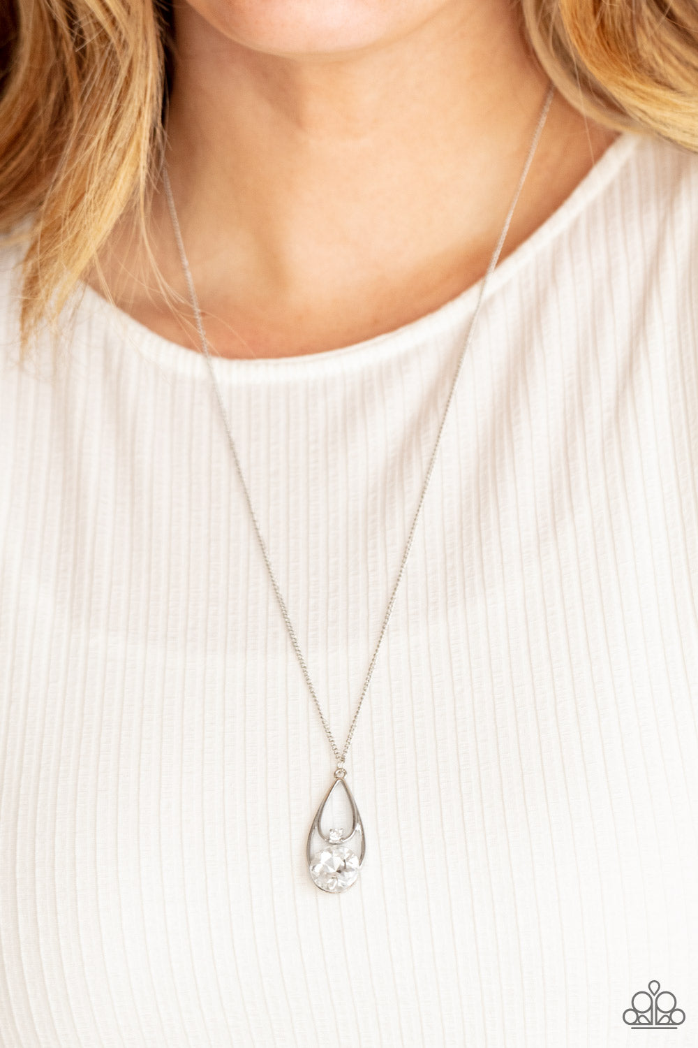 Paparazzi - Gala Gleam - White Necklace