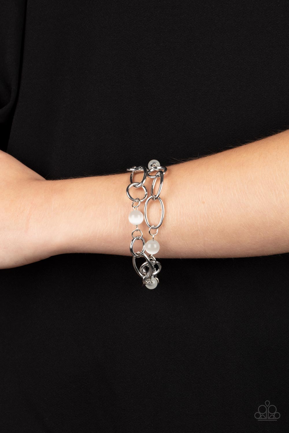 Paparazzi - Delightfully Daydreamy - White Bracelet
