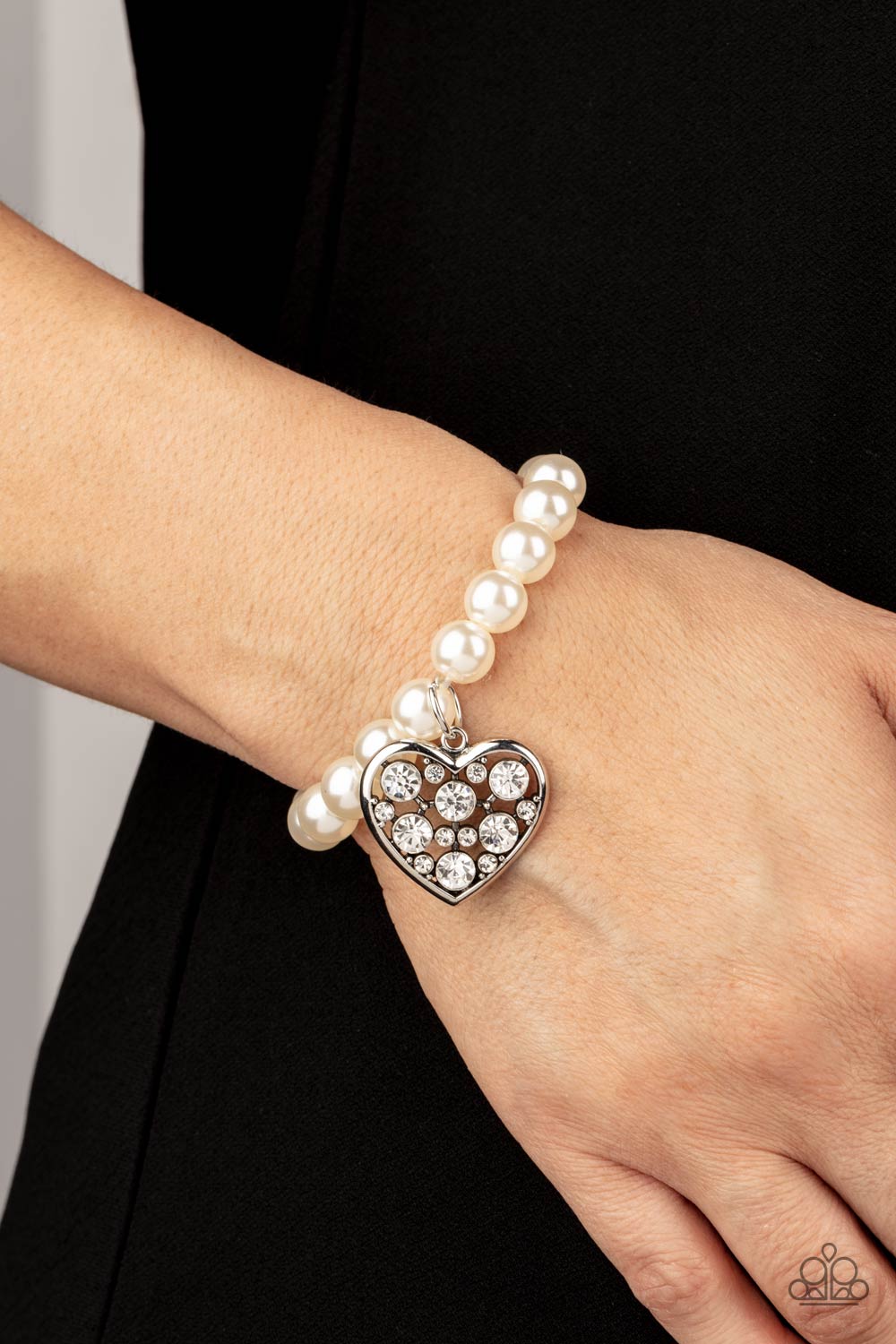 Paparazzi - Cutely Crushing - White Pearl Bracelet