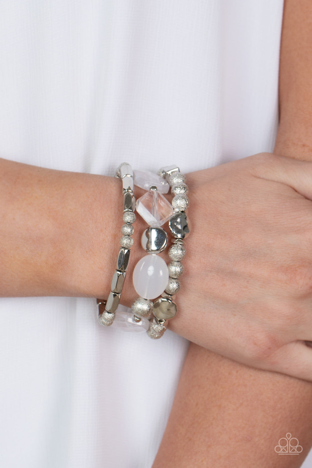 Paparazzi - Marina Magic- White Bracelet