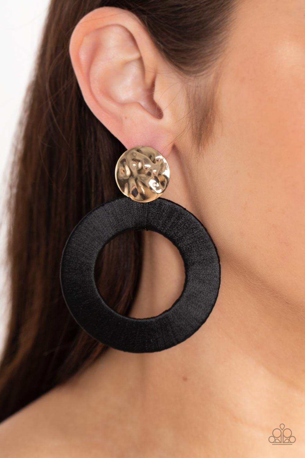 Paparazzi - Strategically Sassy - Black Post Earrings