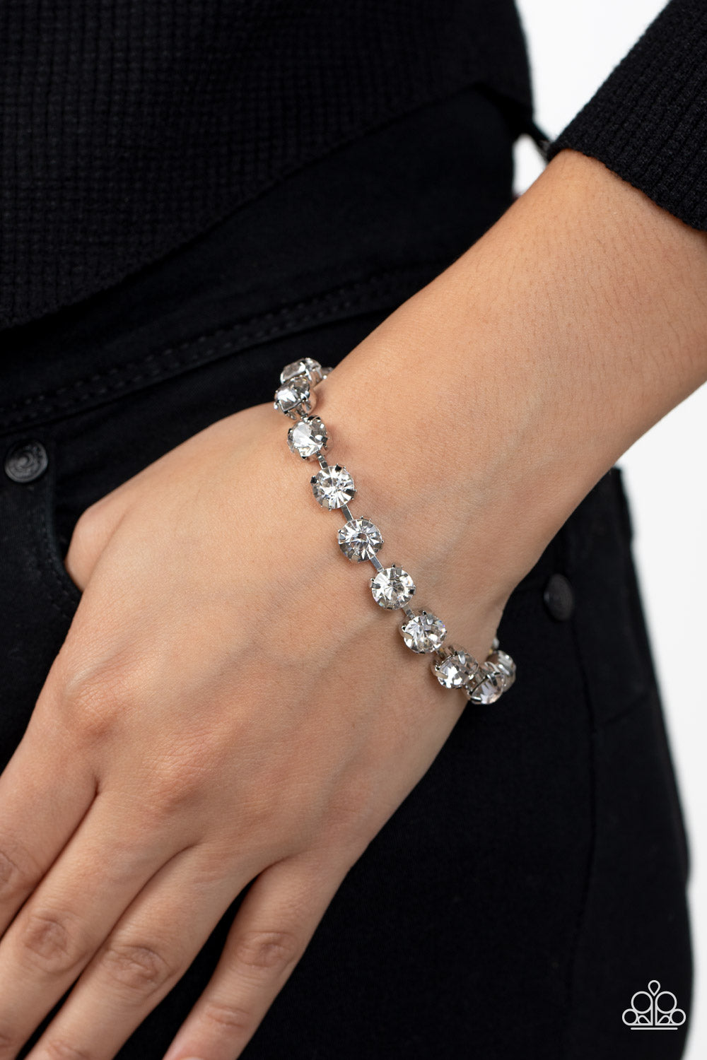 Paparazzi - A-Lister Afterglow - White Bracelet