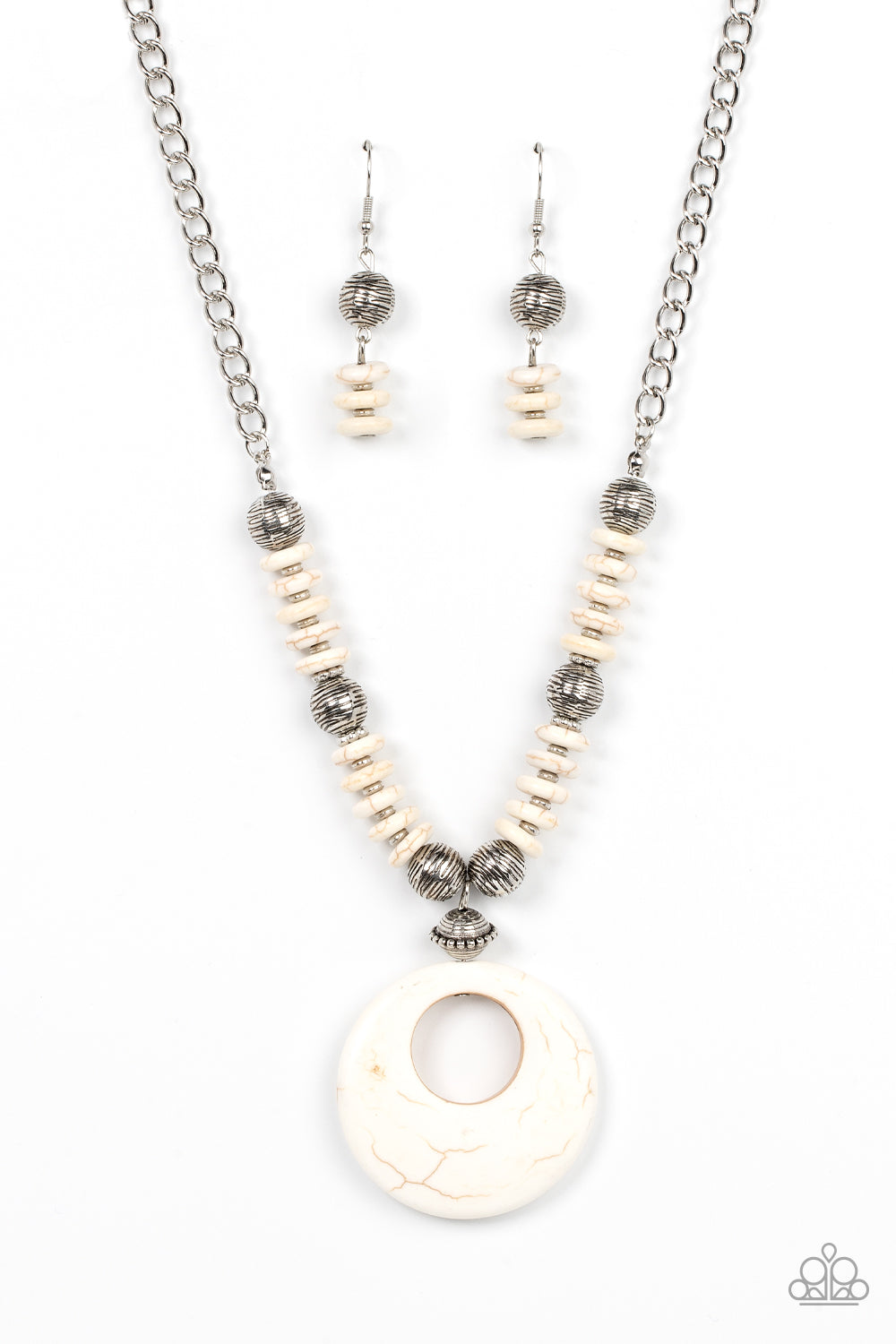 Paparazzi - Oasis Goddess - White Necklace