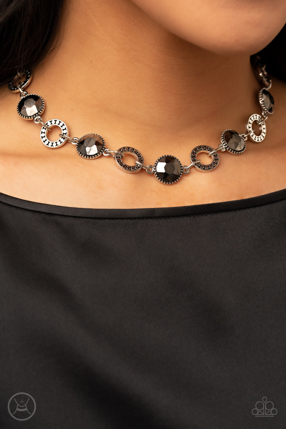 Paparazzi - Rhinestone Rollout - Silver Necklace