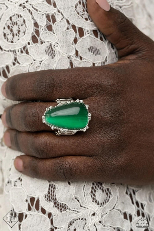 Paparazzi- Newport Noveau Green Ring