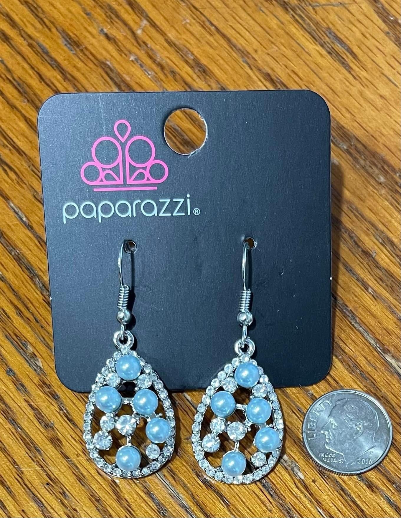 Paparazzi - Fabulously Wealthy - Blue Earrings