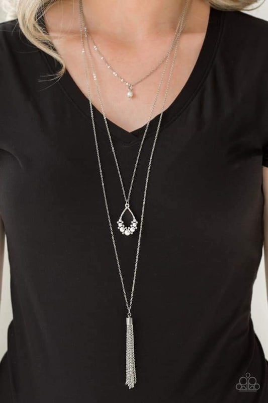 Paparazzi - Be Fancy White Necklace
